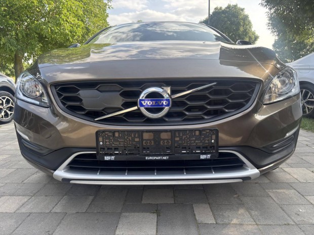 Volvo V60 2.0 D [D3] Momentum Cross Country.115...